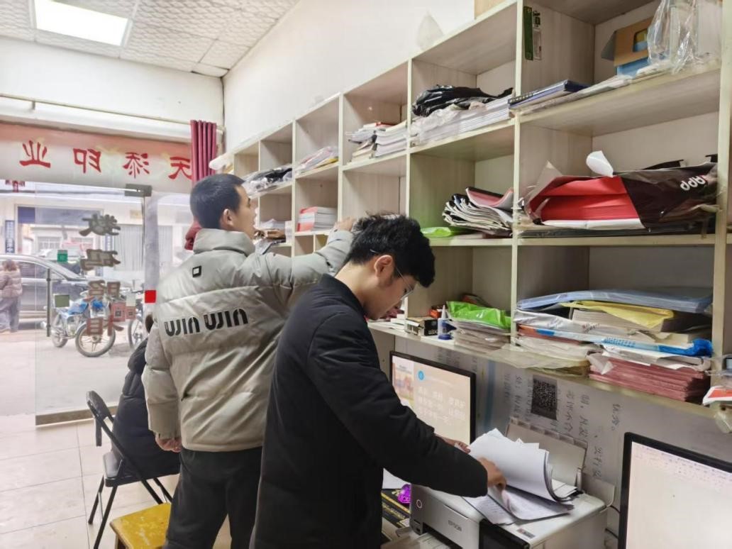潜江市多部门联动开展春节前文化市场秩序与安全生产专项检查，筑牢出版物零售安全防线